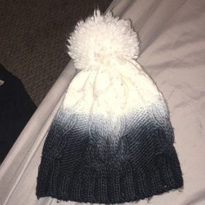 OMBRE PUFFBALL HAT